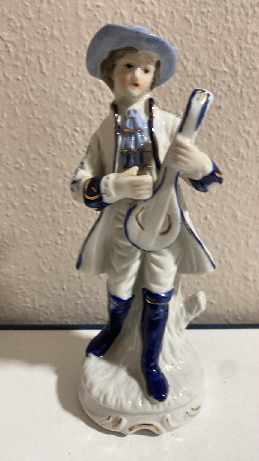 Porzellanfigur Herr mit Laute – Musikmotiv, blau-weiß, Vintage