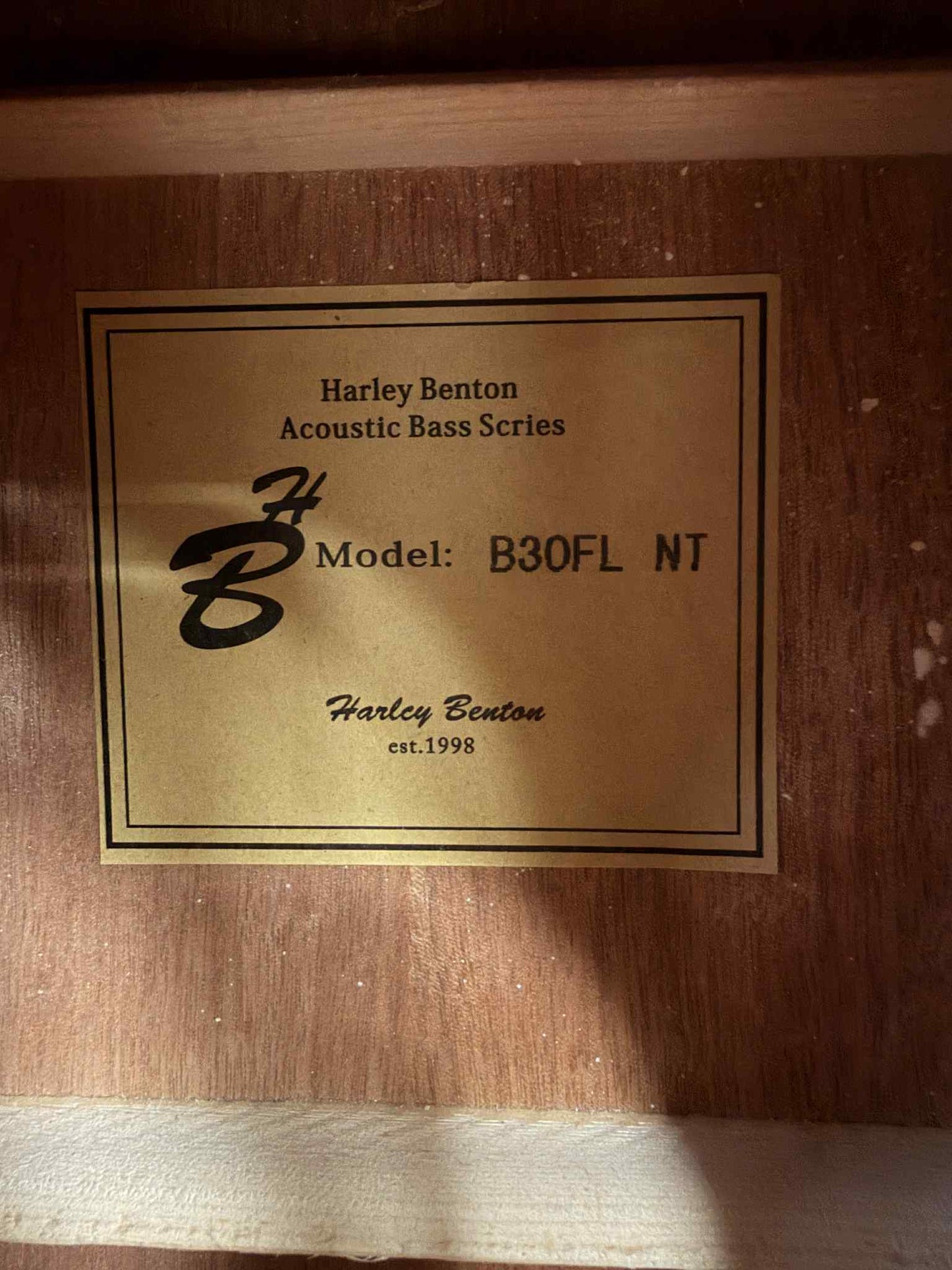 Harley Benton B30FL NT – Fretless Acoustic Bass