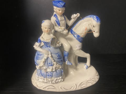 Porzellanfigur – Paar mit Reiter