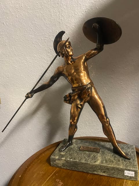 Figur „Achilles” mit Schild und Speer