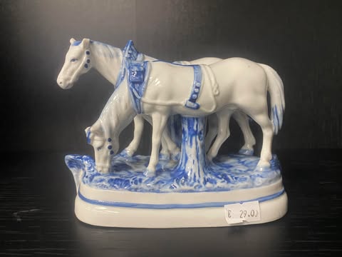 Porzellanfigur – Pferdegruppe blau-weiß