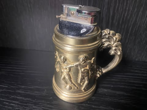 Messing-Zigarettenanzünder im Krug-Design