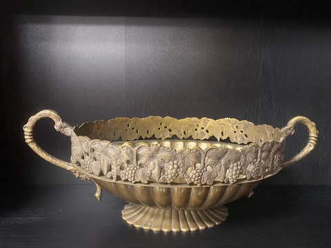 Messingschale – Weinrankenmotiv