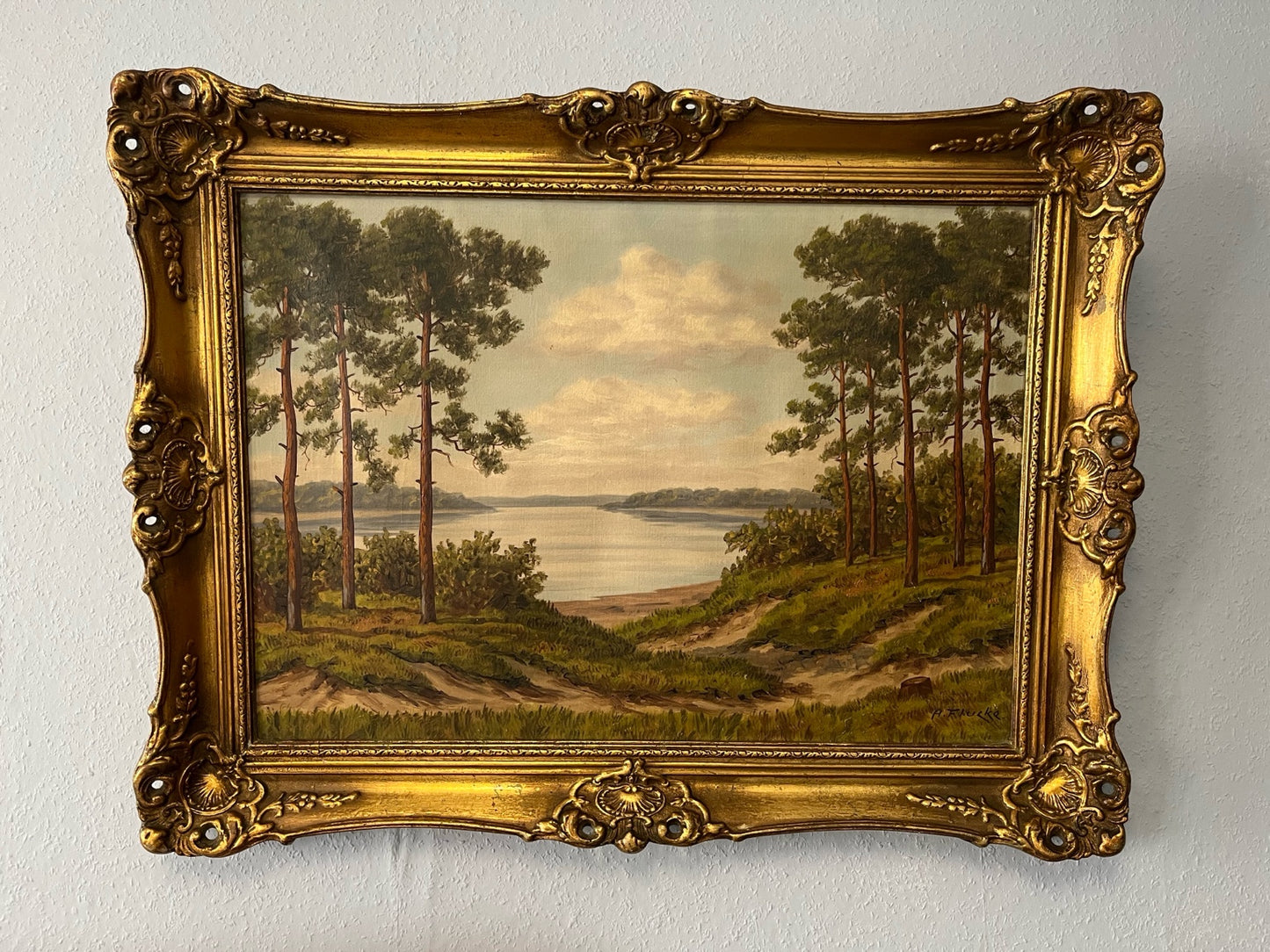 Landschaft am Seeufer – Öl auf Leinwand, Barockrahmen