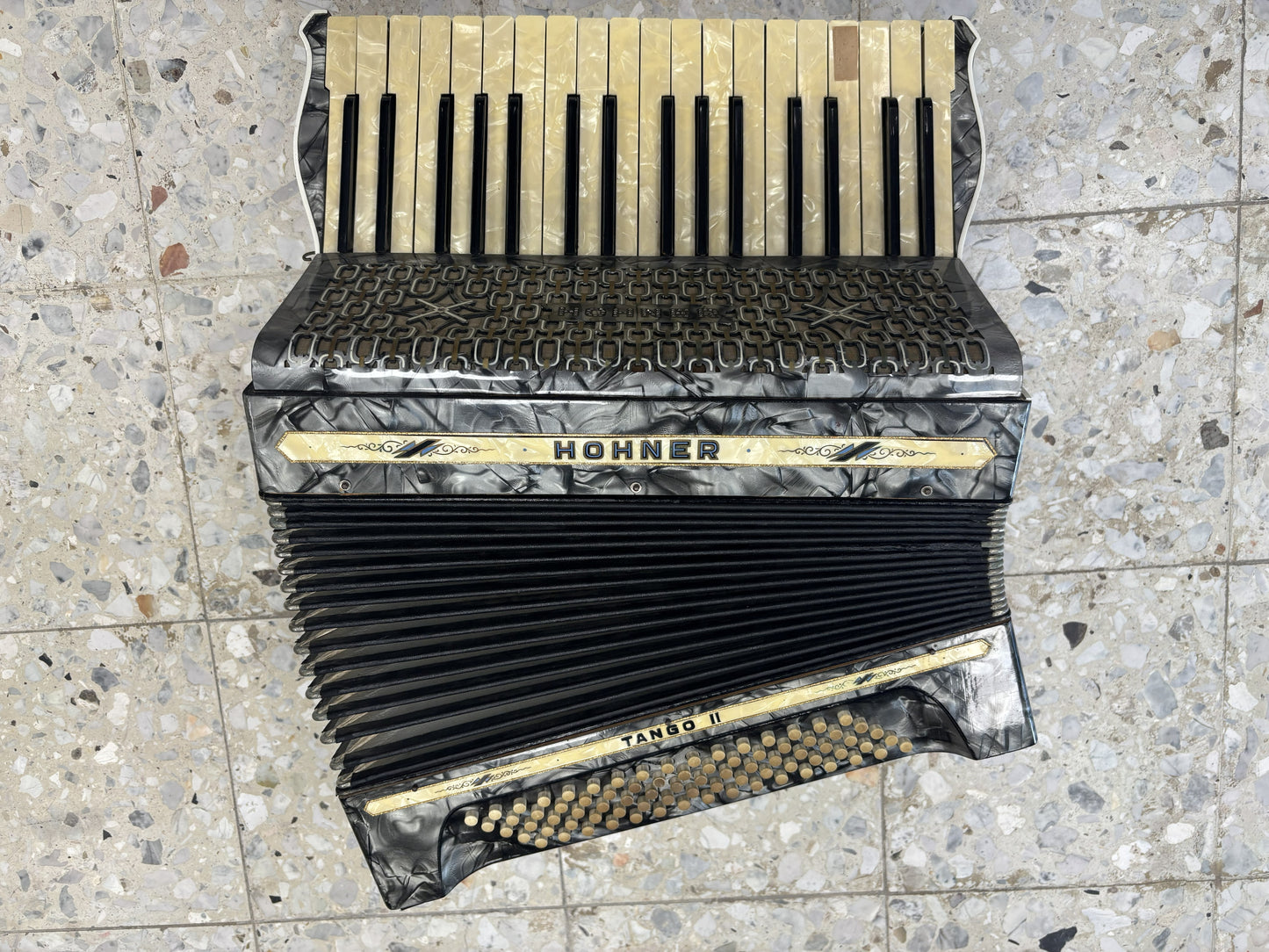 Hohner Tango II