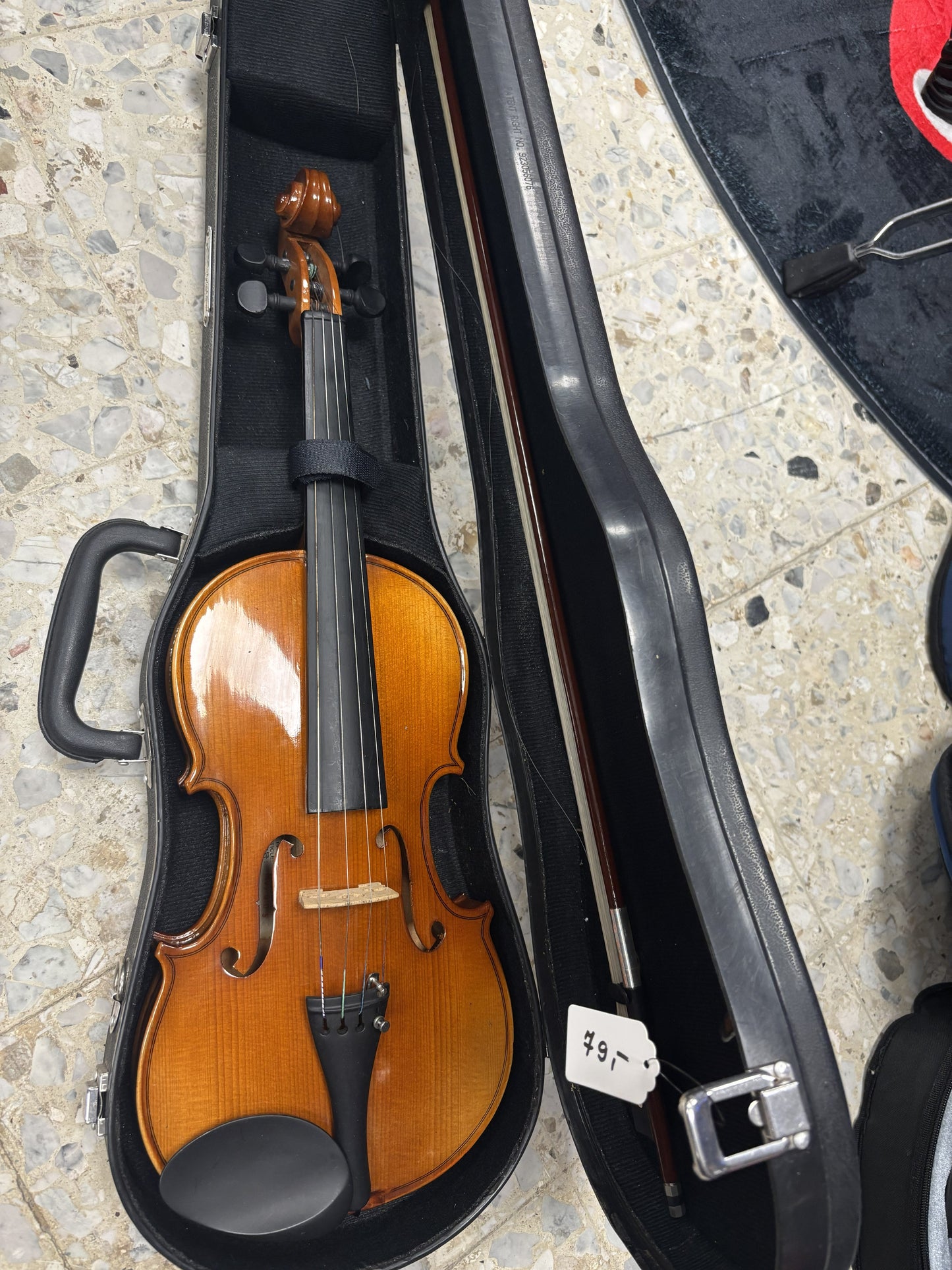 Klassische Geige / Violine mit Koffer und Bogen