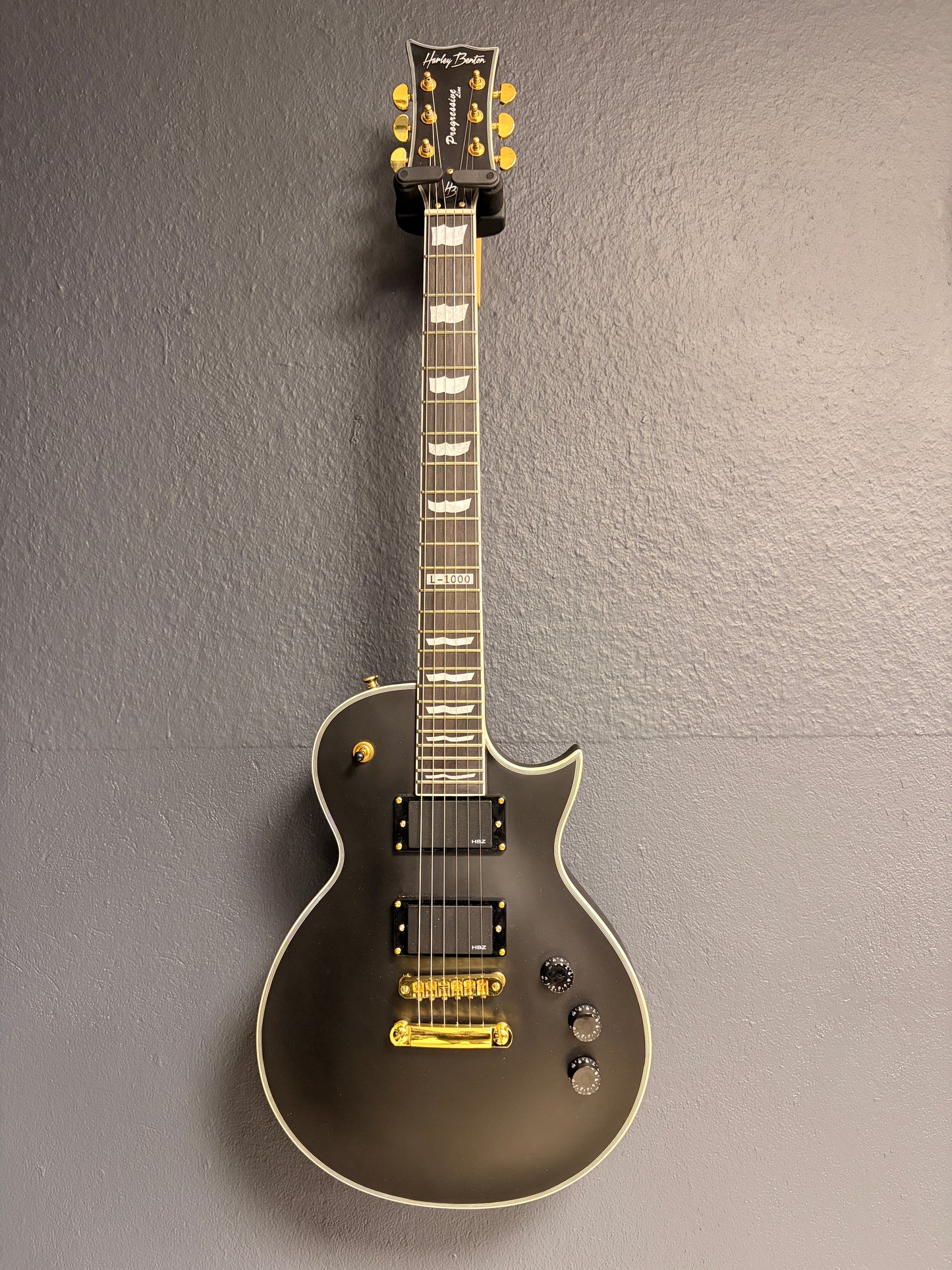 Harley Benton Progressive Line L-1000 – E-Gitarre in Schwarz