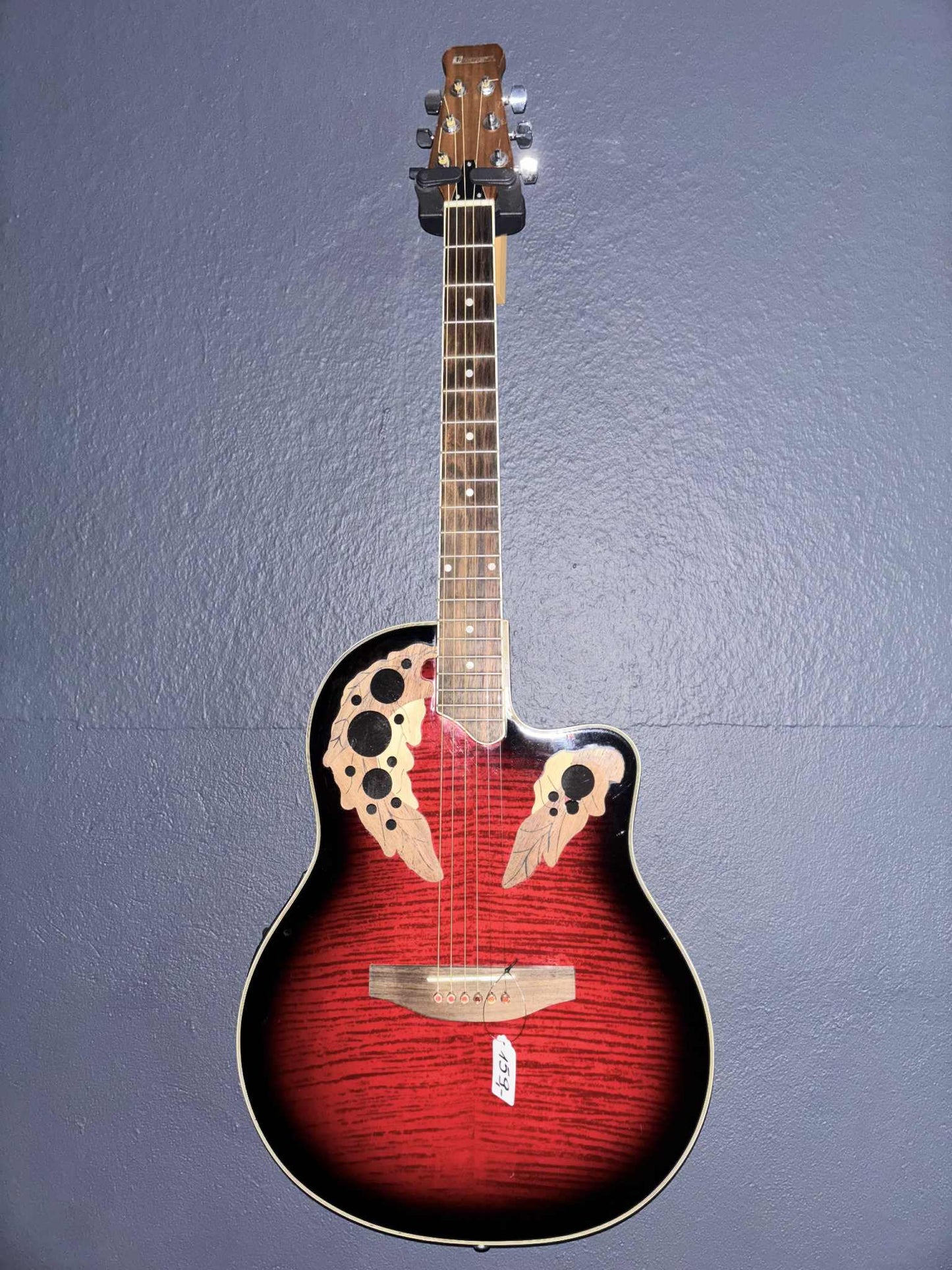 Unbekannte Ovation-Style Elektroakustikgitarre