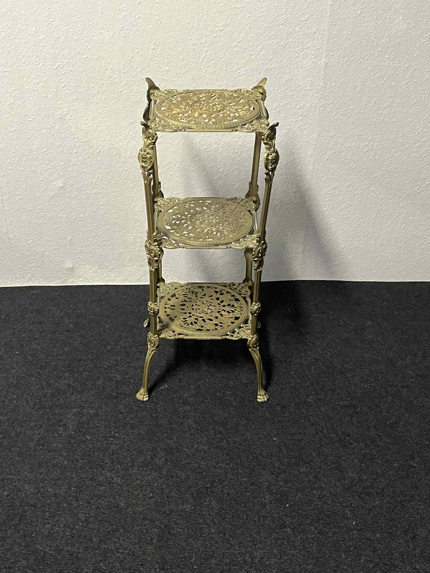 Dreistöckige Messing-Etagere