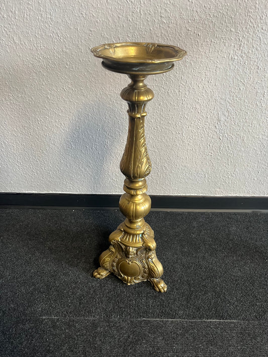 Messingschale auf dekorativer Säule