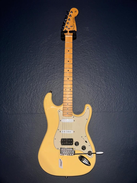 Fender Stratocaster – Cream
