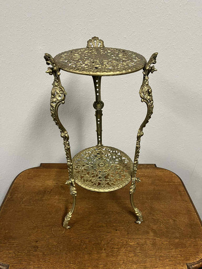 Zweistöckige Messing-Etagere im Barockstil