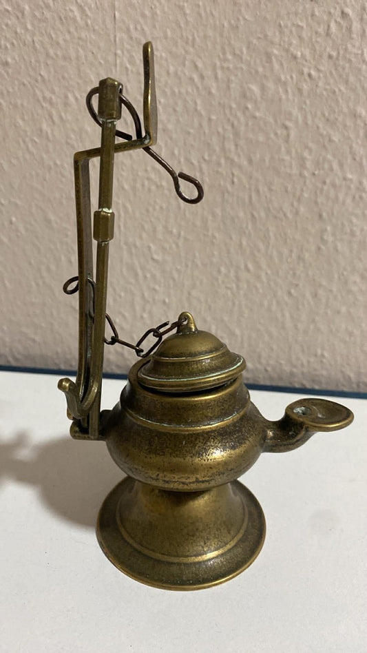 Antike Öl-Lampe aus Messing mit Aufhängung