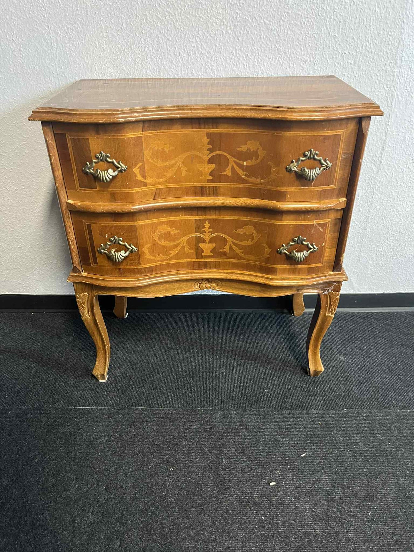 Kleine Barock/Rokoko Kommode - Nachtschränkchen mit Intarsien