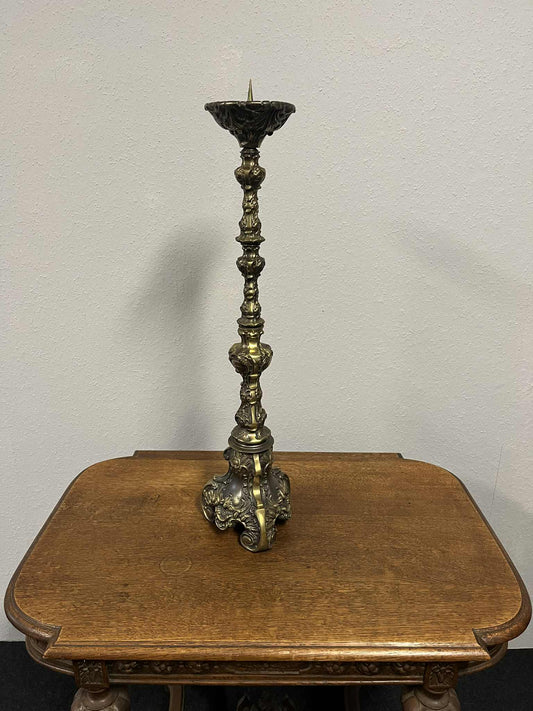Barocker Messing-Kerzenständer