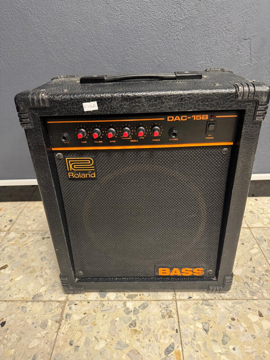 Roland DAC-15B