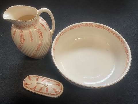 Porzellan Waschset – 3-teilig, rotes Blumenmotiv