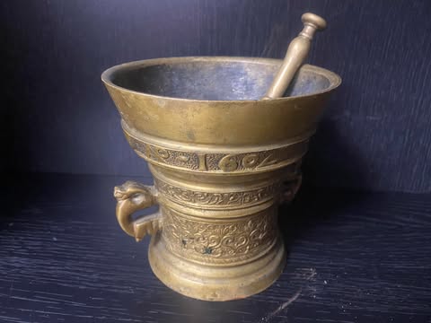 Antiker Messing-Mörser mit Stößel