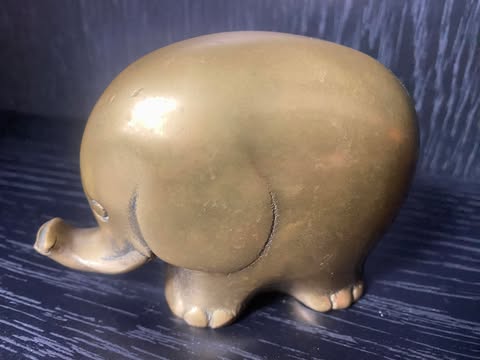 Kleine Messing-Elefantenfigur