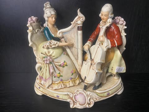 Porzellanfigur – Musizierendes Paar mit Harfe und Cello