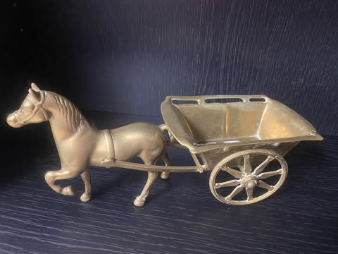 Messing-Pferd mit Wagen