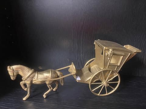 Messing-Kutsche mit Pferd