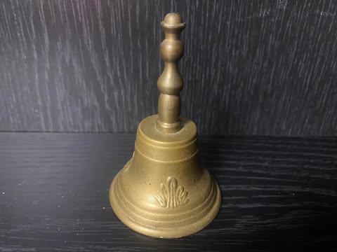 Kleiner Messing-Glocke