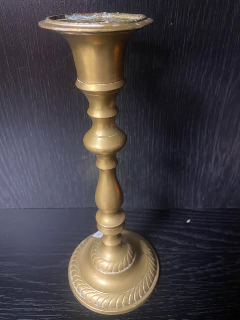 Einfacher Messing-Kerzenständer