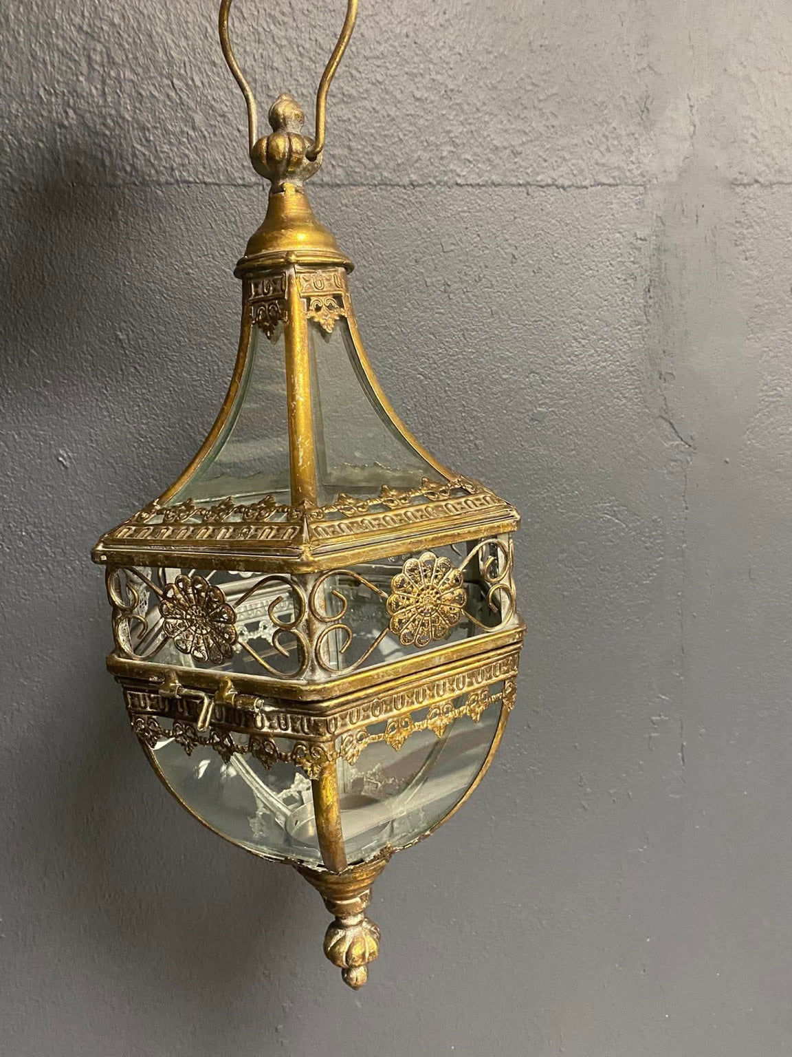 Antike Hängelampe aus Messing in Laternenform