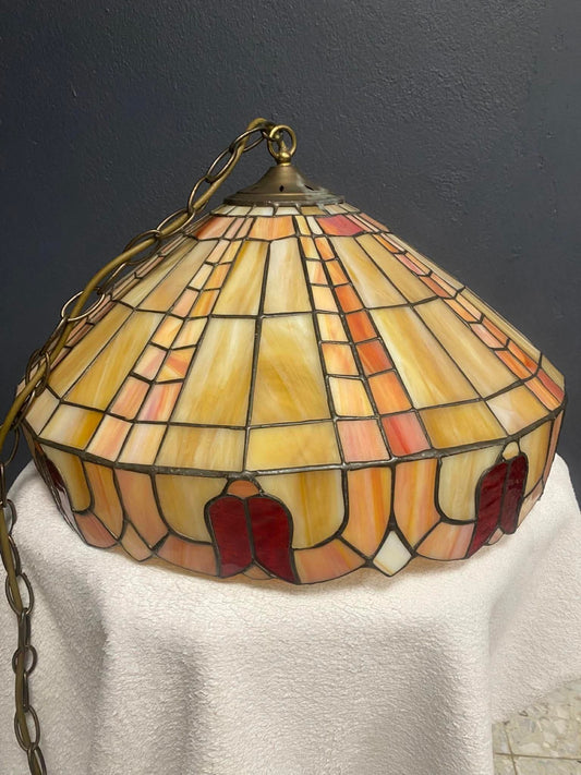Tiffany Hängelampe mit Glas-Schirm in Creme- und Bernsteintönen