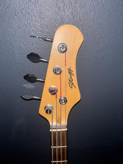 Stagg Precision Bass – Schwarzer 4-Saiter E-Bass