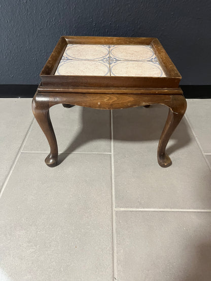 Quadratischer Tisch mit Keramikfliesen – Vintage