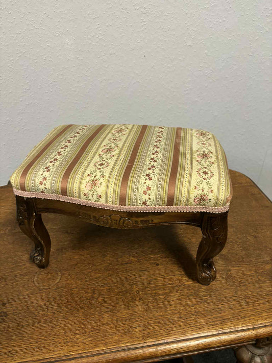 Antiker Fußhocker mit Streifenmuster