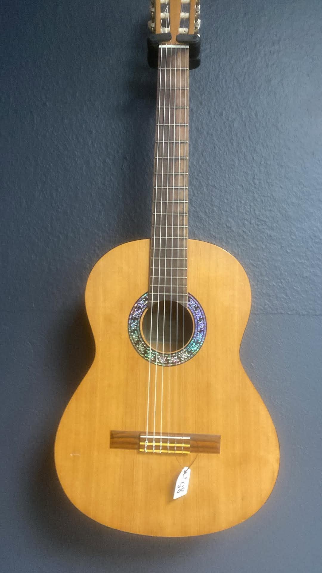 Yamaha C40M