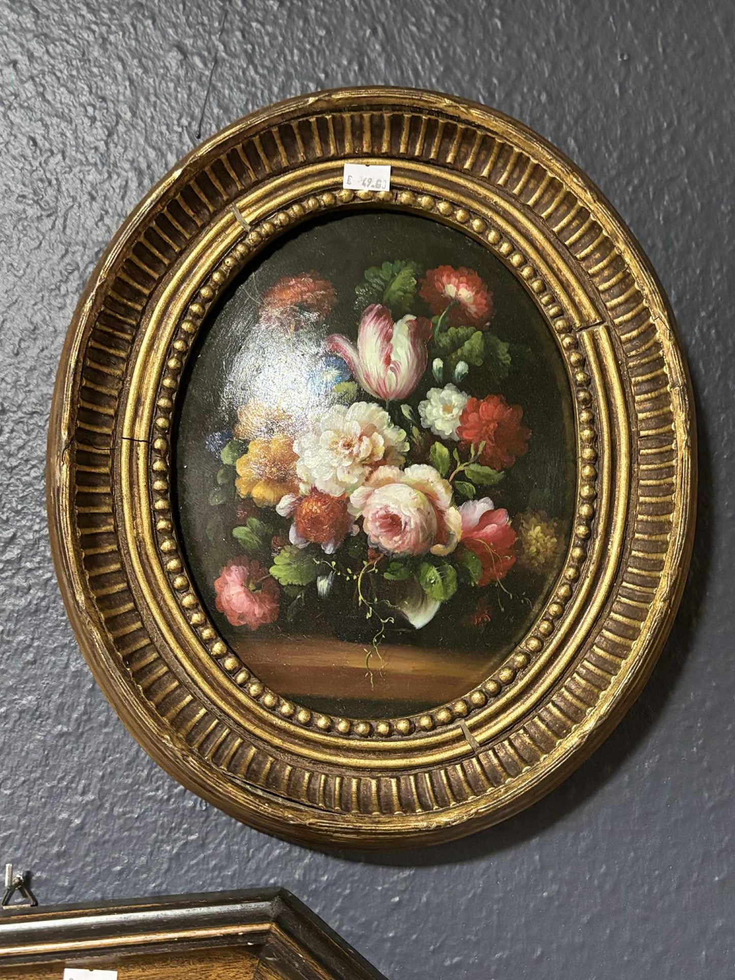 Stillleben mit Blumenstrauß – Öl auf Platte, Ovalrahmen