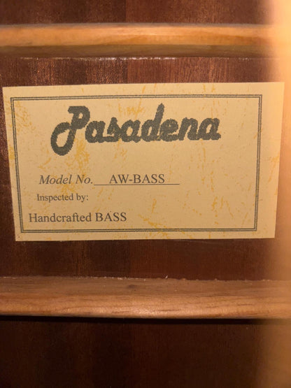 Pasadena AW-Bass – Akustikbass mit Cutaway