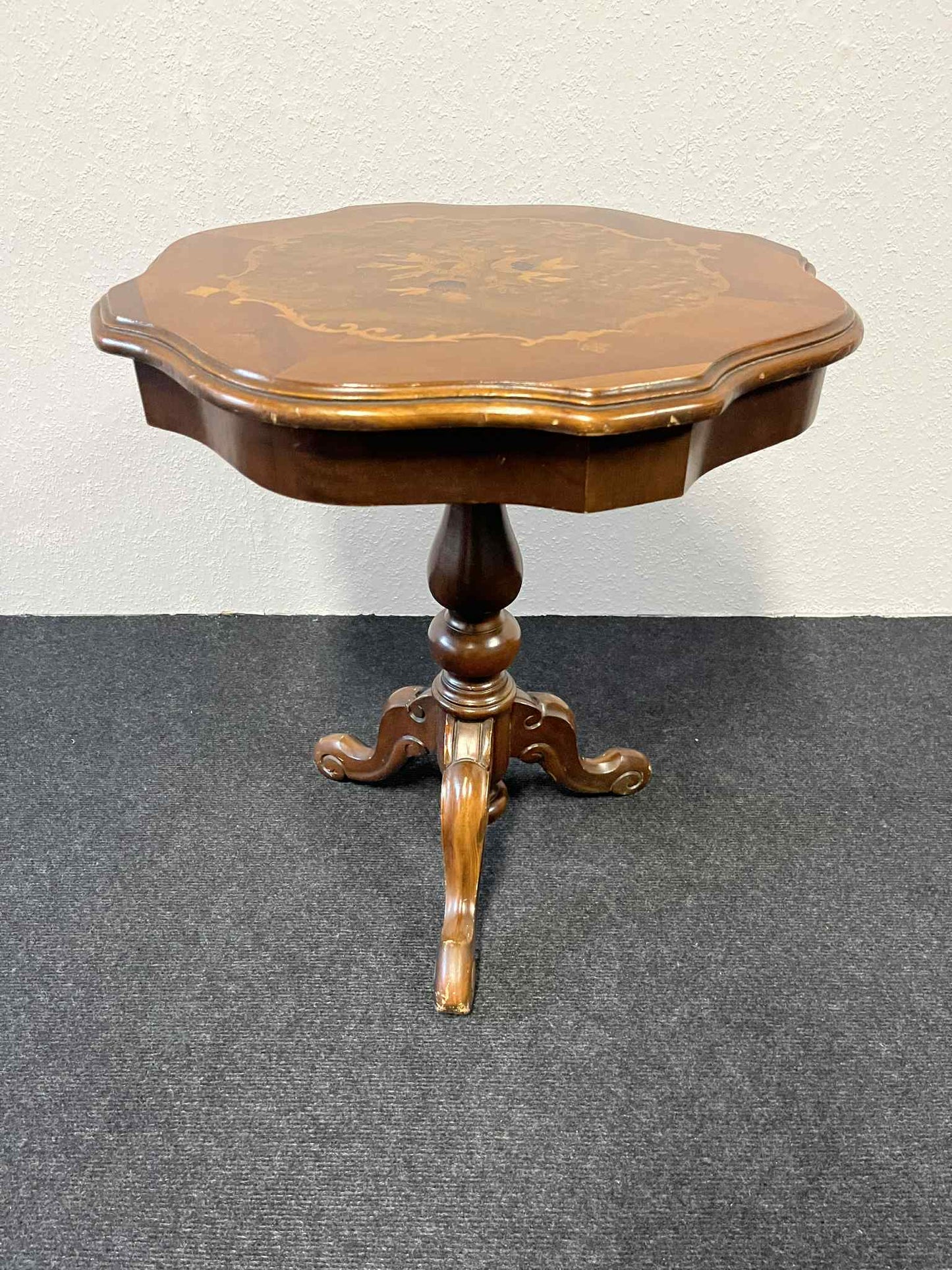 Antiker Beistelltisch, Echtholz, mit floralen Intarsien