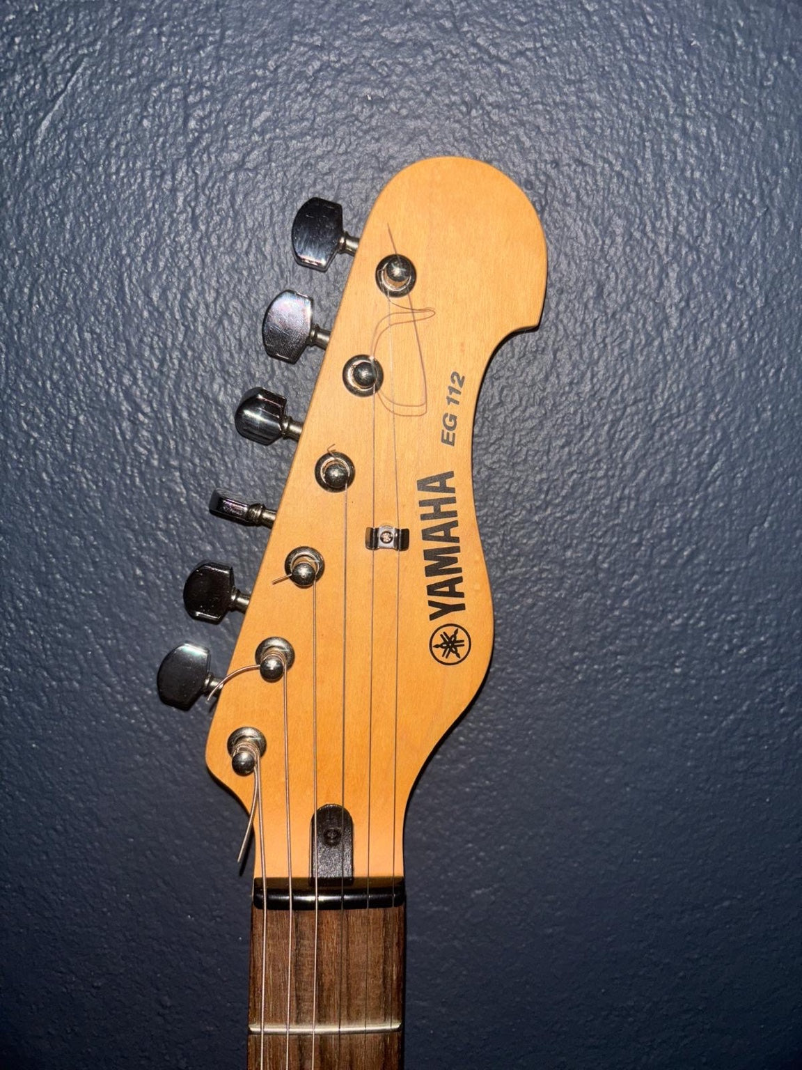 Yamaha EG112 – Schwarz