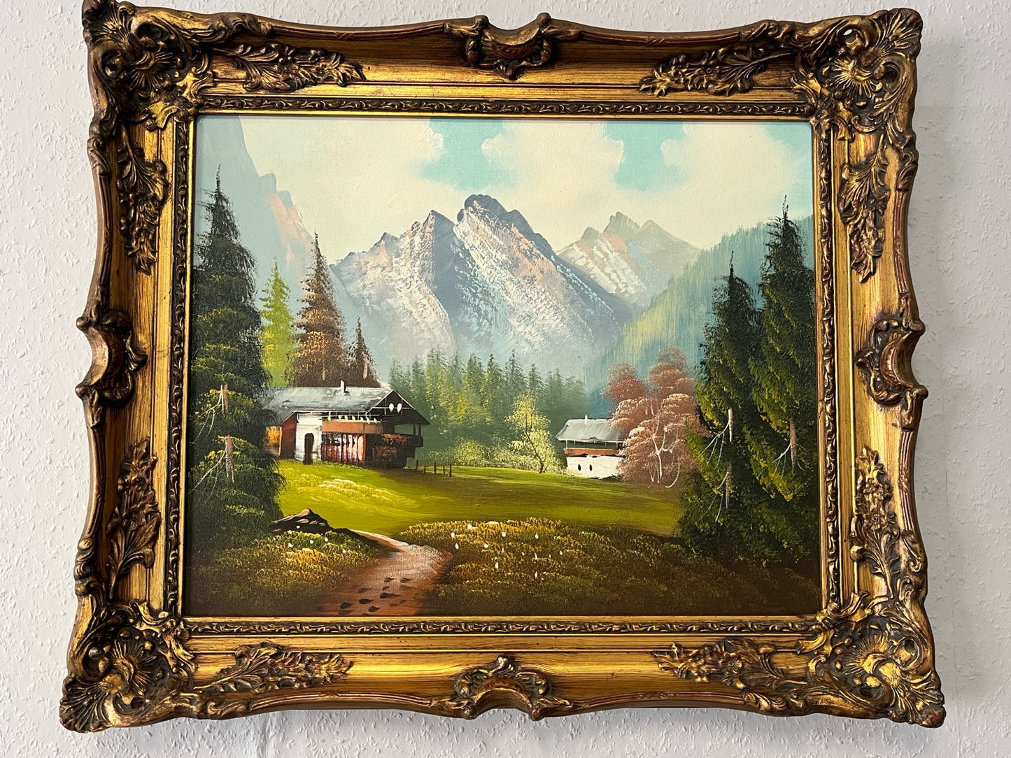 Alpenlandschaft mit Berghäusern – Öl auf Leinwand, Barockrahmen