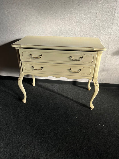 Antike Kommode im Barockstil – Cremeweiß mit 2 Schubladen