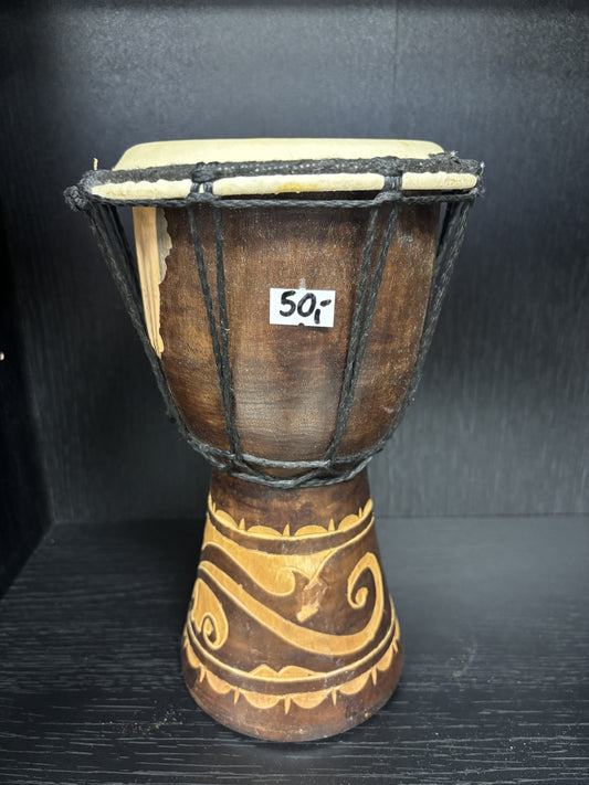 Djembe (Handgeschnitzte Holztrommel)