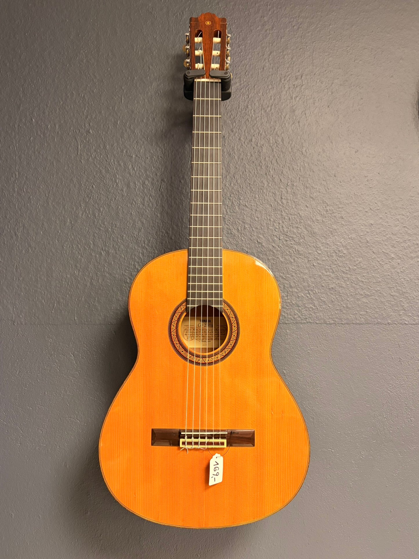Yamaha G-231 II