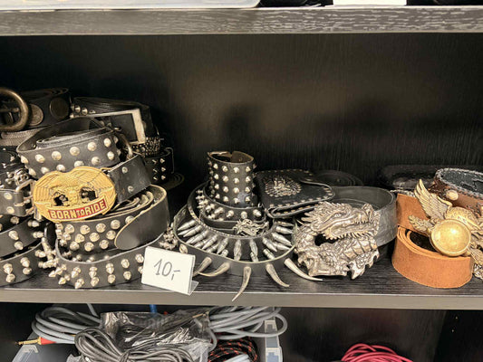 Rock- & Biker-Gürtel mit Nieten und Metall-Schnallen – Verschiedene Designs