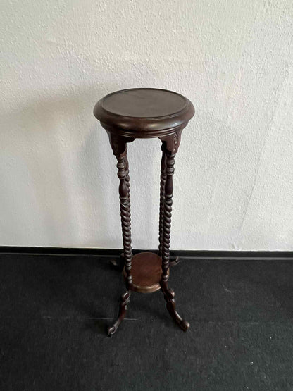 Antiker Pflanzenständer aus Holz mit gedrechselten Beinen