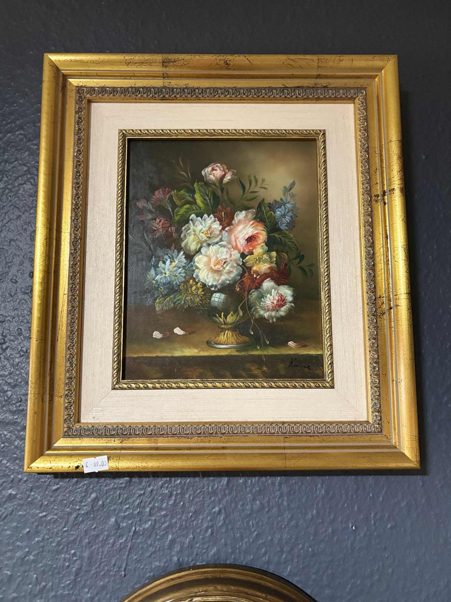 Stillleben mit Rosen und Astern – Öl auf Leinwand, Barockrahmen