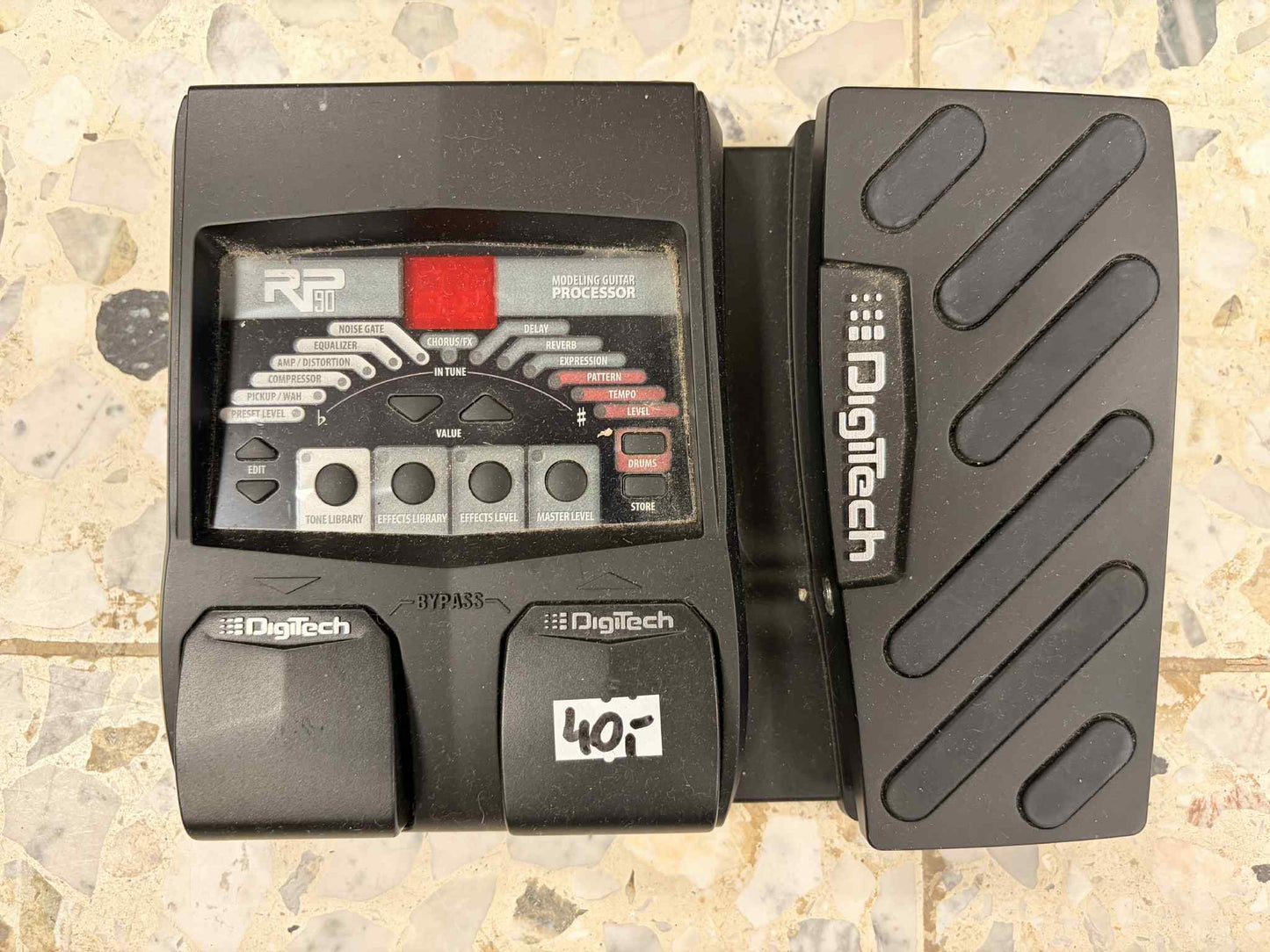 DigiTech RP90 – Modeling Guitar Processor mit Expression-Pedal